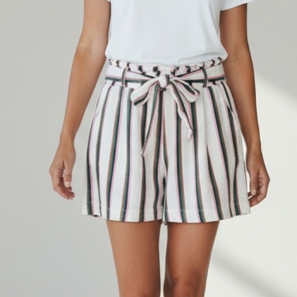 ECI New York High Waist Paperbag Stripped Shorts in Size Small